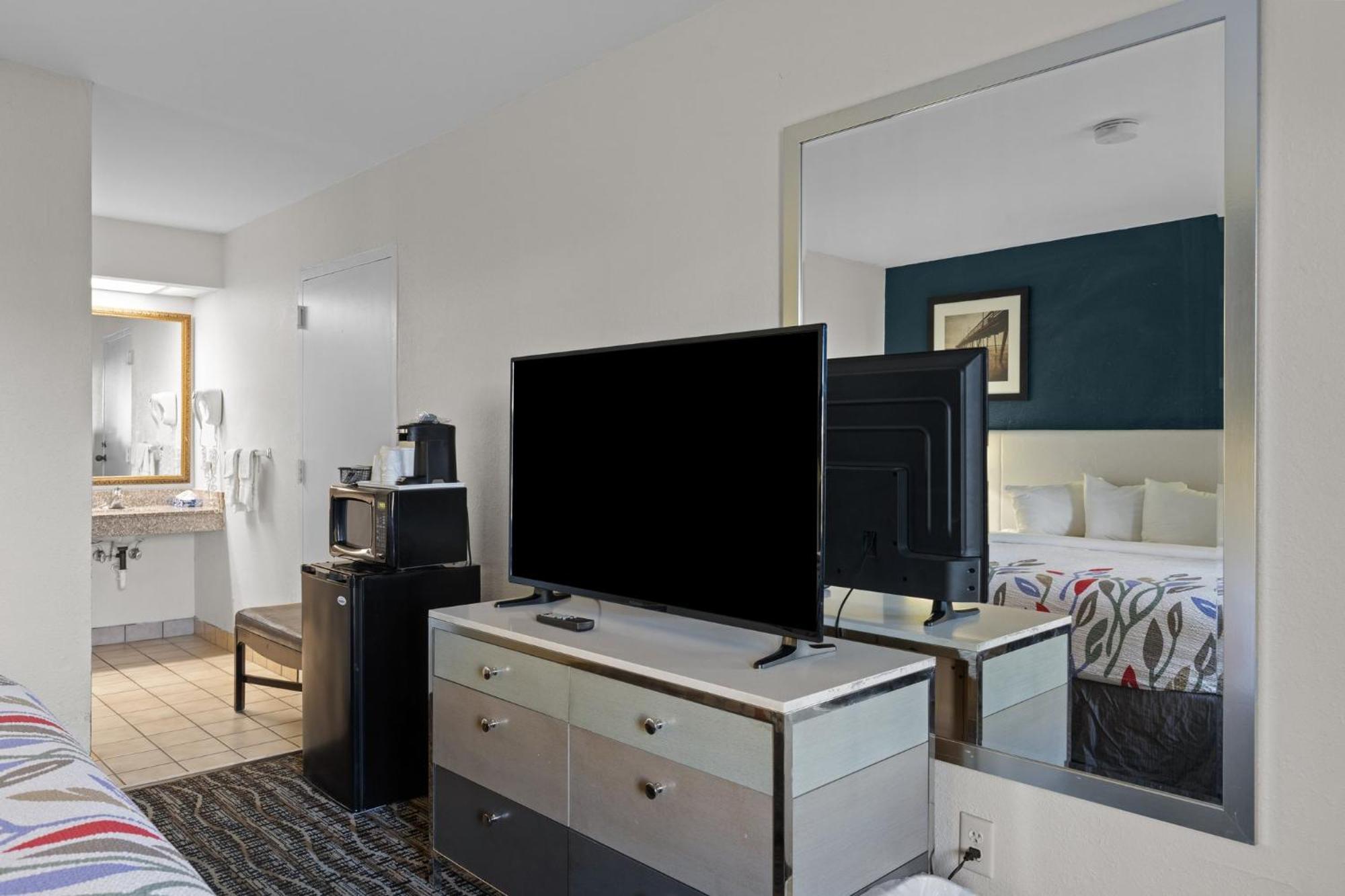 Garnet Inn & Suites, Morehead City Near Atlantic Beach Ngoại thất bức ảnh